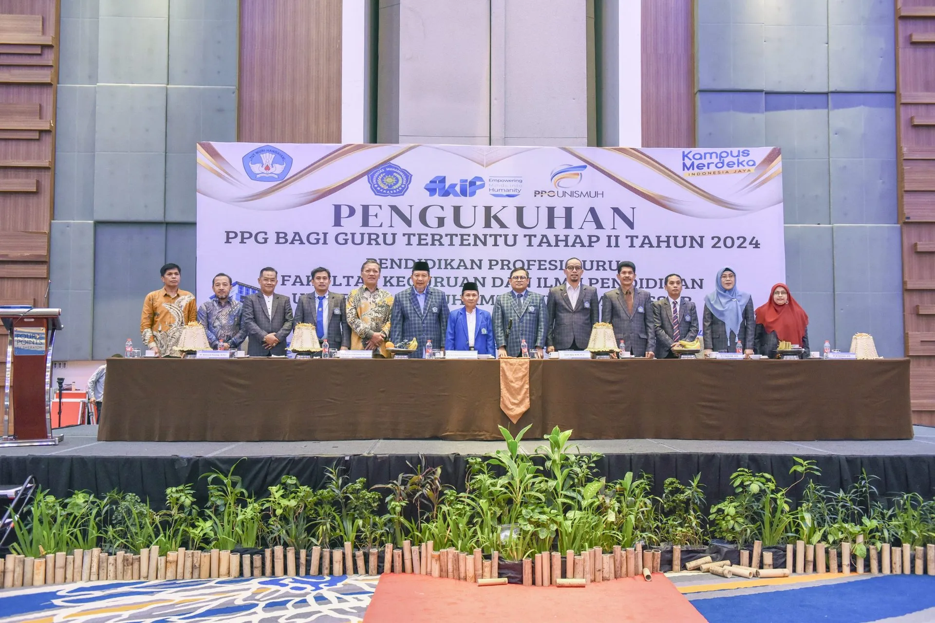 Kukuhkan 1.814 Alumni PPG Unismuh, Siap Jadi Pemimpin di Dunia Pendidikan